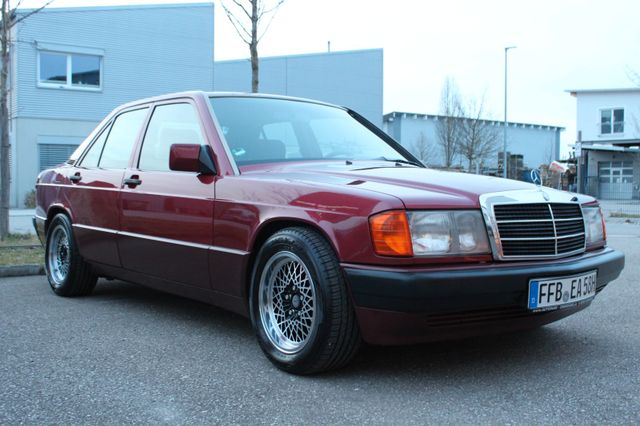 Mercedes-Benz 190 E -2,0