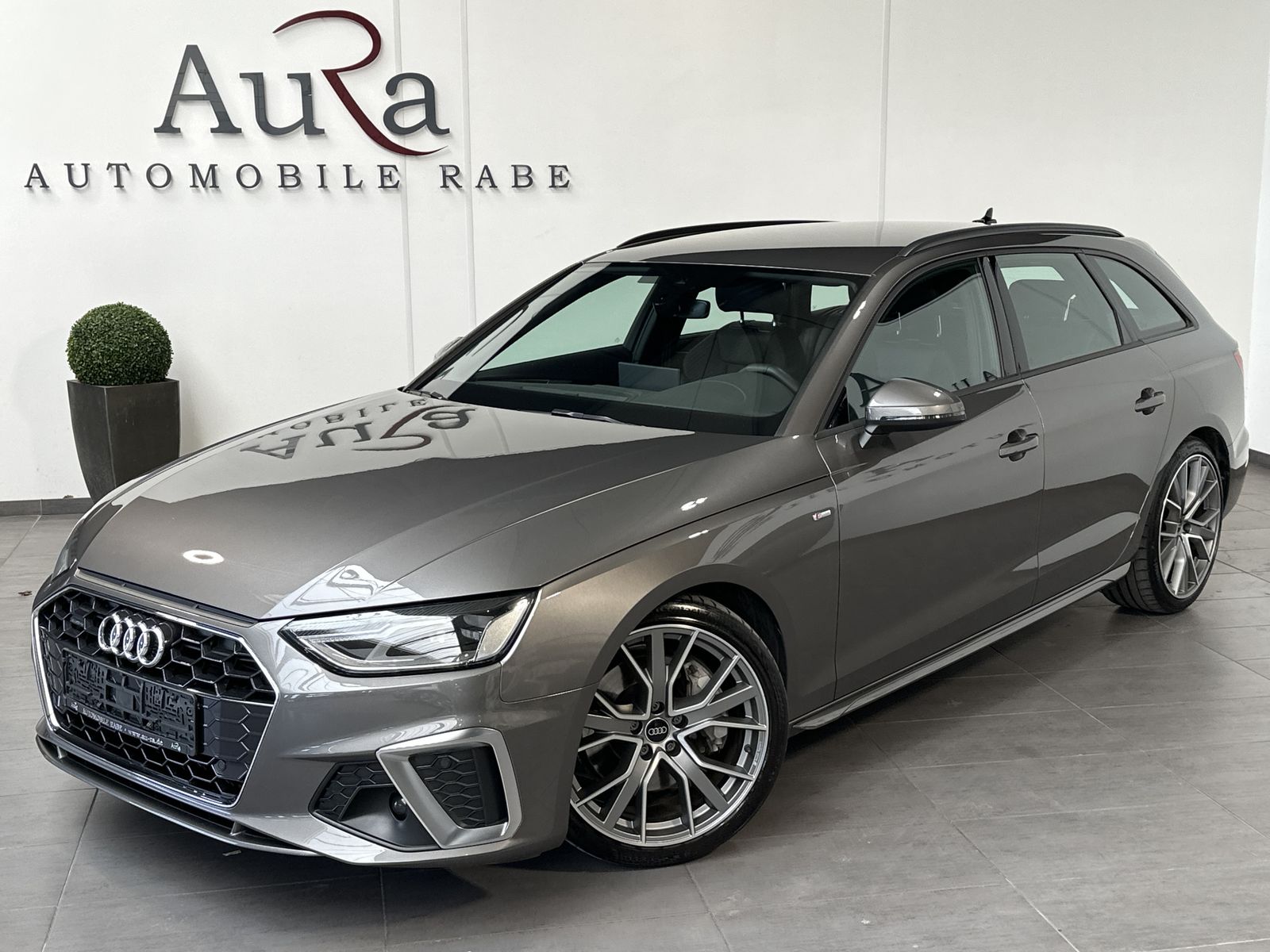Fahrzeugabbildung Audi A4 Avant 45 TFSI Qu S-Line NAV+LED+AHK+1HD+19ZO