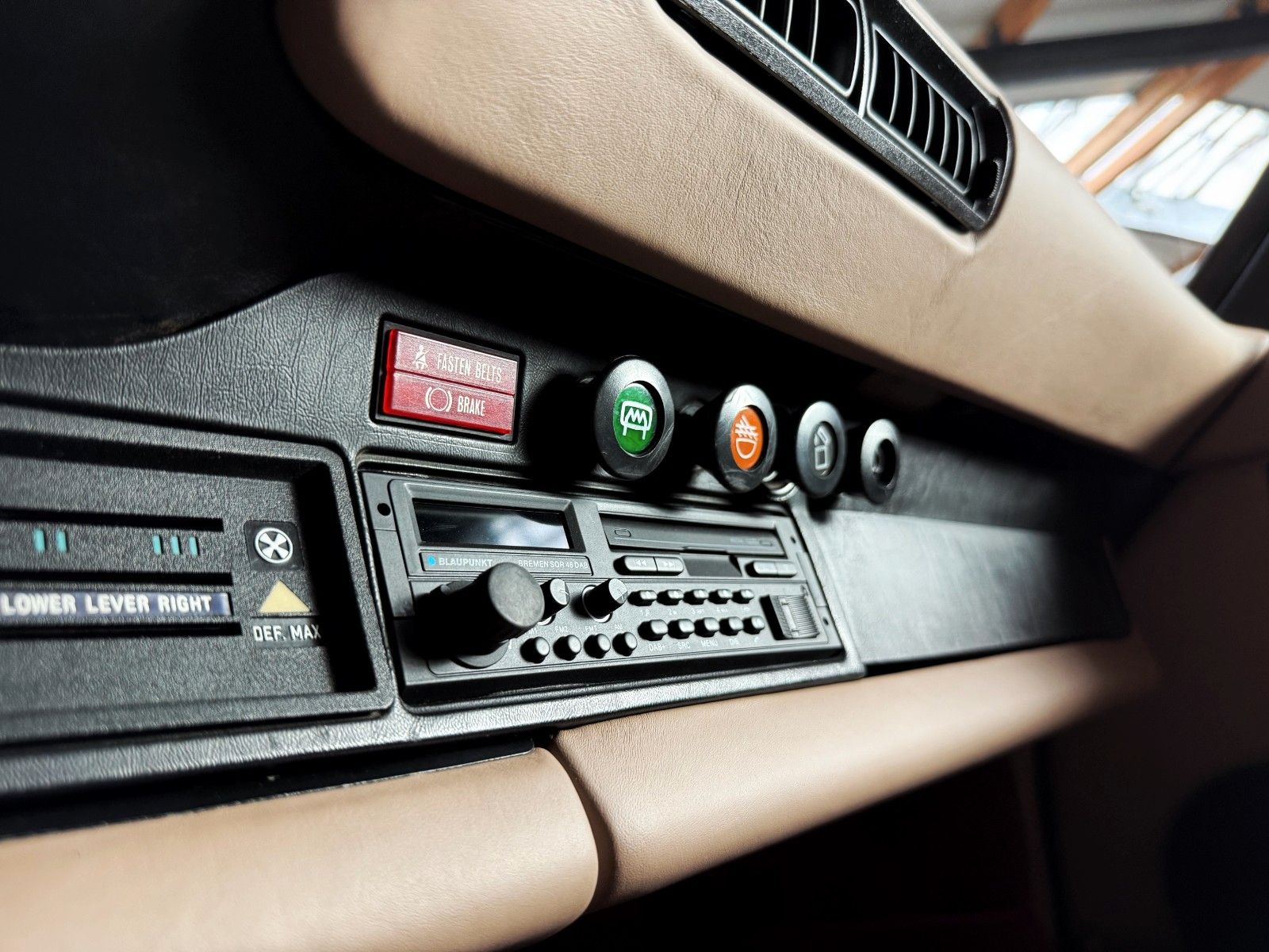 Fahrzeugabbildung Porsche 911 SC "WEISSACH EDITION"
