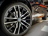 BMW X5 M50 d Panorama HuD H&K AHK 22" - BMW X5 M50 in Essen
