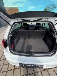 Volkswagen Golf - 11