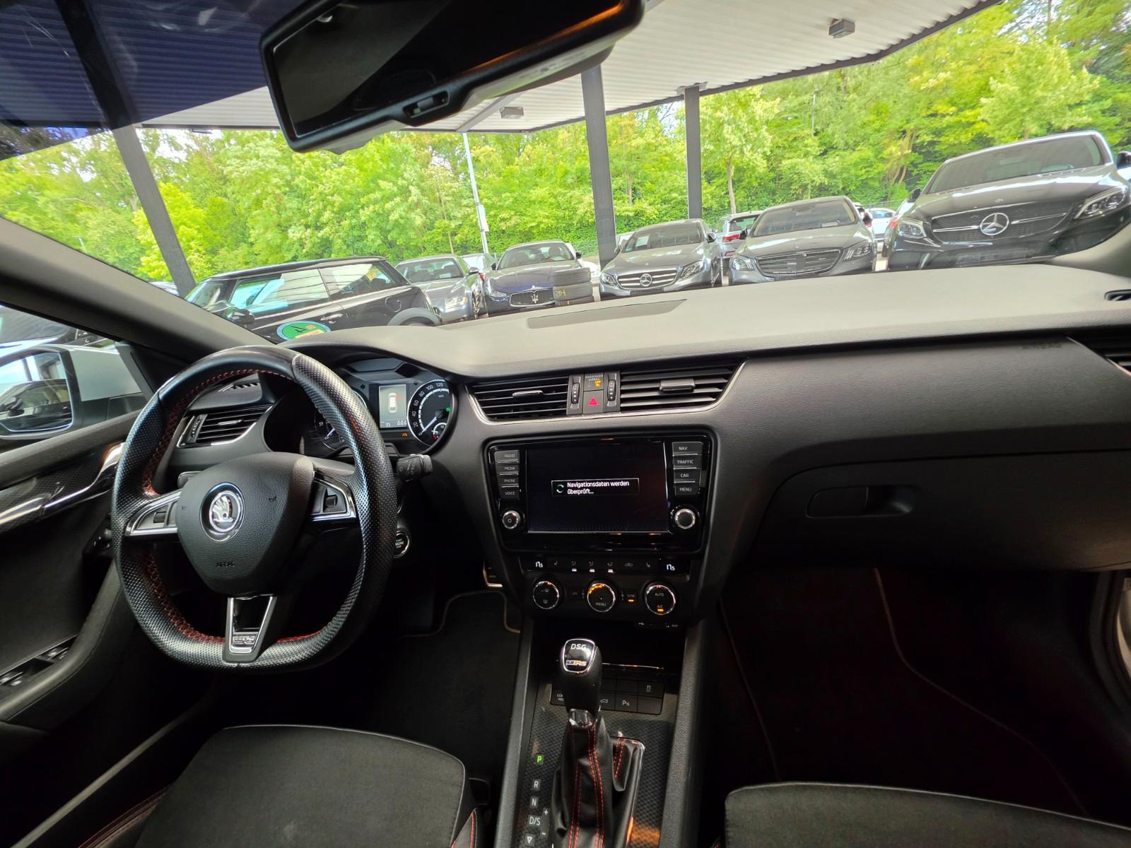 SKODA OCTAVIA COMBI RS DSG  220 ch BVA - GPS - SONORISATION CANTON - SIEGES CHAUFFANTS - CLIMATISATION AUTOMATIQUE - PHARES XENON