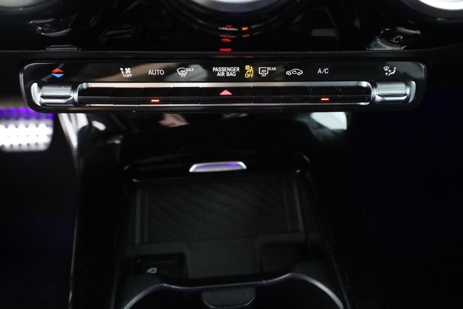 Mercedes-Benz CLA SB AMG Line LED Navi Panorama, миниатюра 12