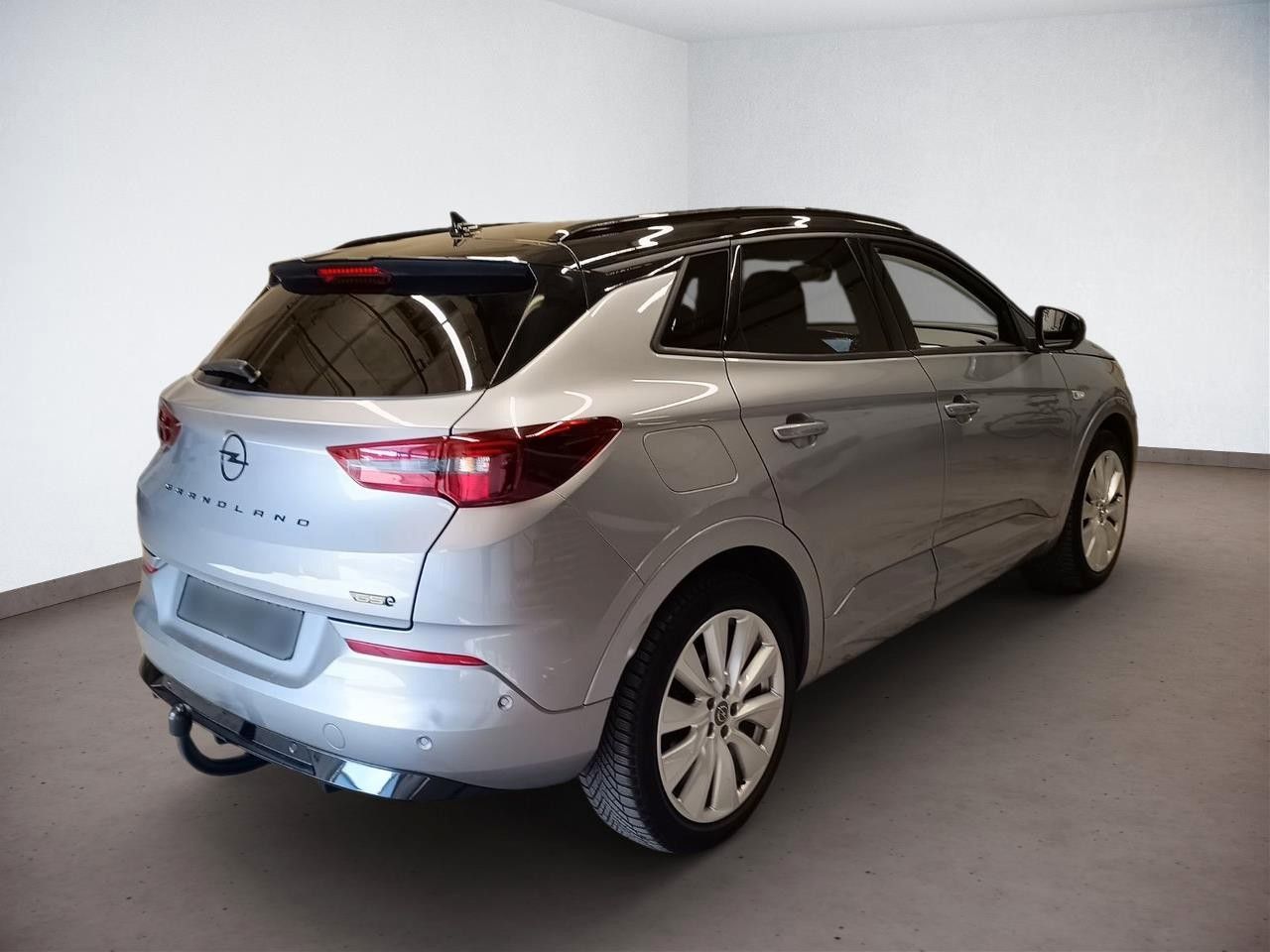 Fahrzeugabbildung Opel Grandland (X) 1.6T GSe HYBRID 4X4 NAVI/SPORT/AHK