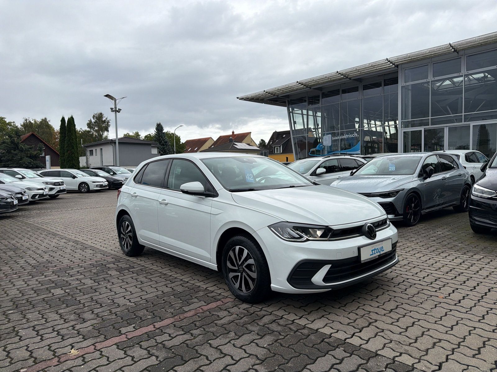 Polo Active TSi App Connect PDC v+h Sitzh. Activ