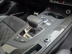 AUDI RS4 Avant 2.9 TFSI quattro erst 47Tkm Misanorot AUDI RS4 Avant 2.9 TFSI quattro erst 47Tkm Misanorot