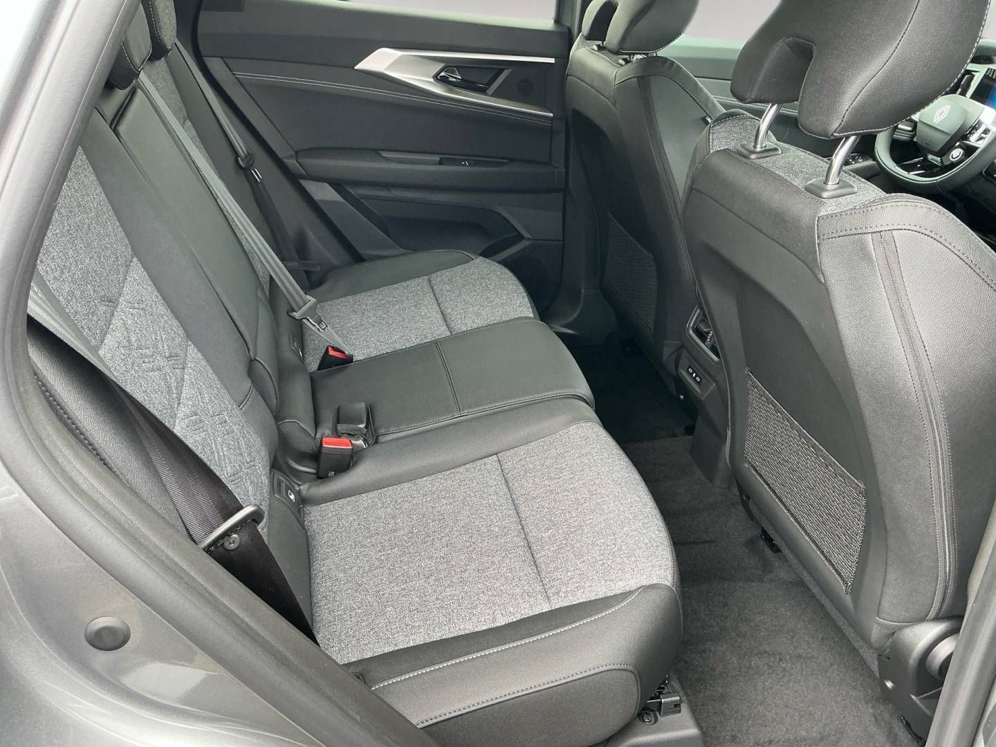 Fahrzeugabbildung Renault Austral Techno Full Hybrid E-Tech 200