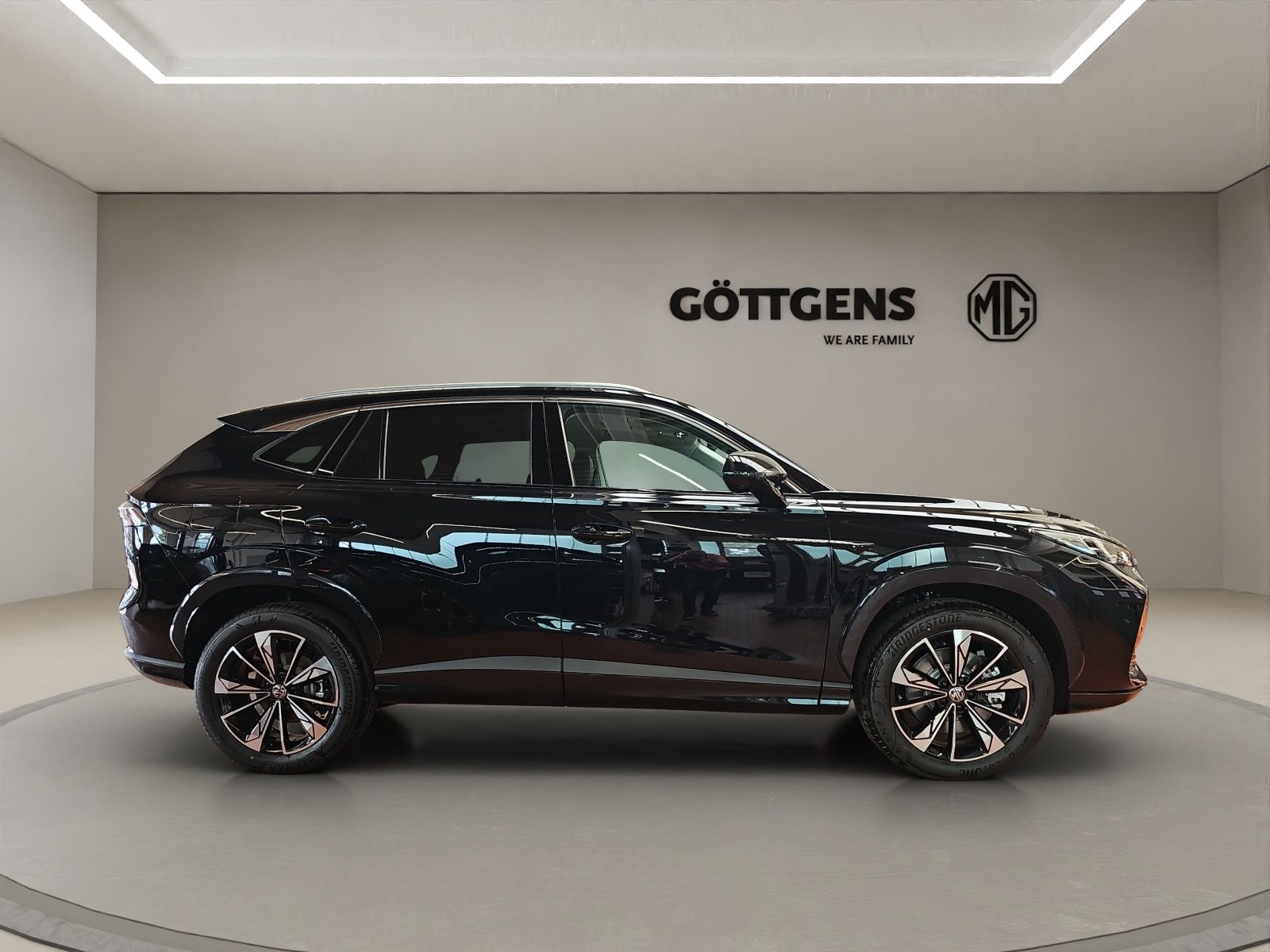 MG HS