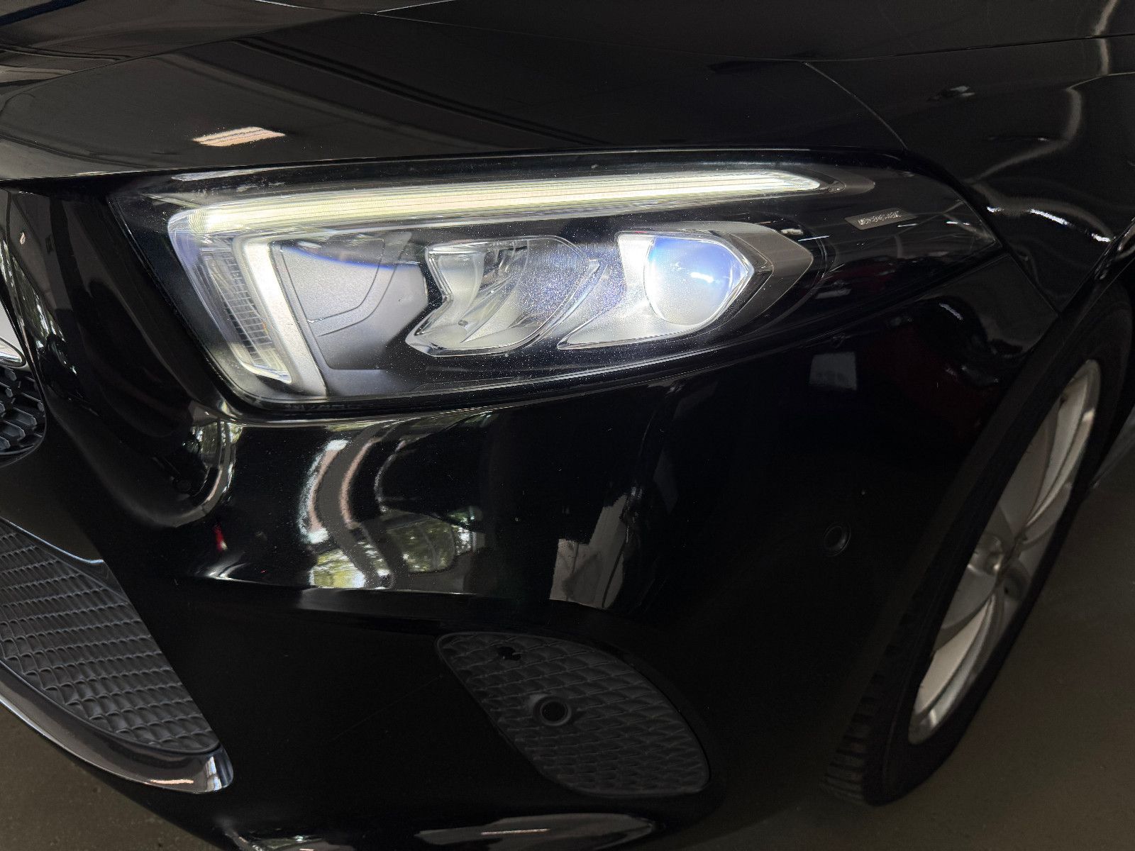 Fahrzeugabbildung Mercedes-Benz A 180 d PROGRESSIVE SPORTPAKET LED NAVI MBUX +