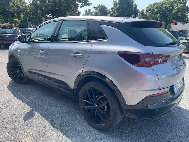 Fahrzeugabbildung Opel Grandland 1.2 Turbo GS-Line