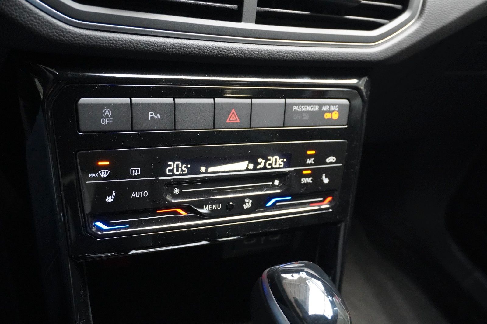 Volkswagen T-Cross - Bild 12