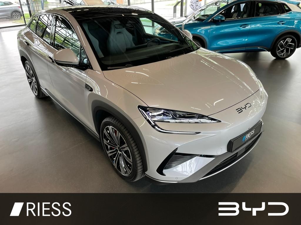 BYD SEALION 7