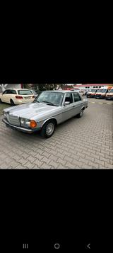 Mercedes-Benz Mercedes 230E - Mercedes-Benz 230 in Düsseldorf