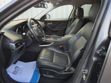 Jaguar F-Pace - 11