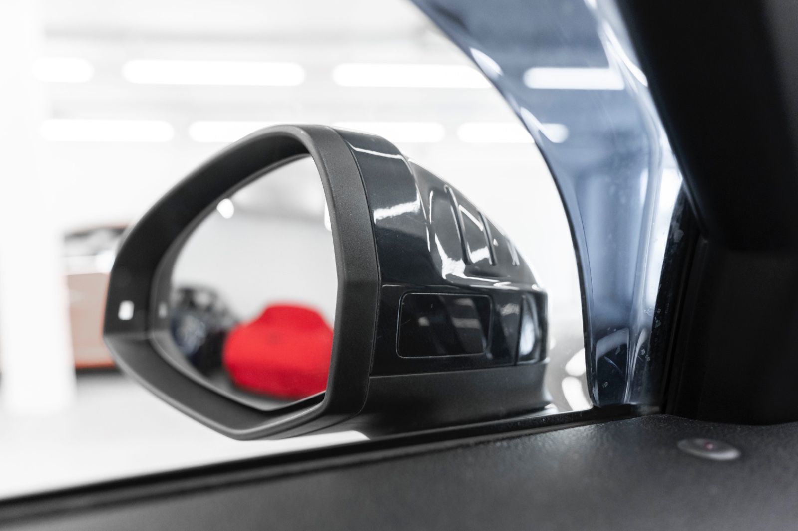 Fahrzeugabbildung Audi A4 Avant Quattro H&K ACC TOTW SHZ PDC NAV