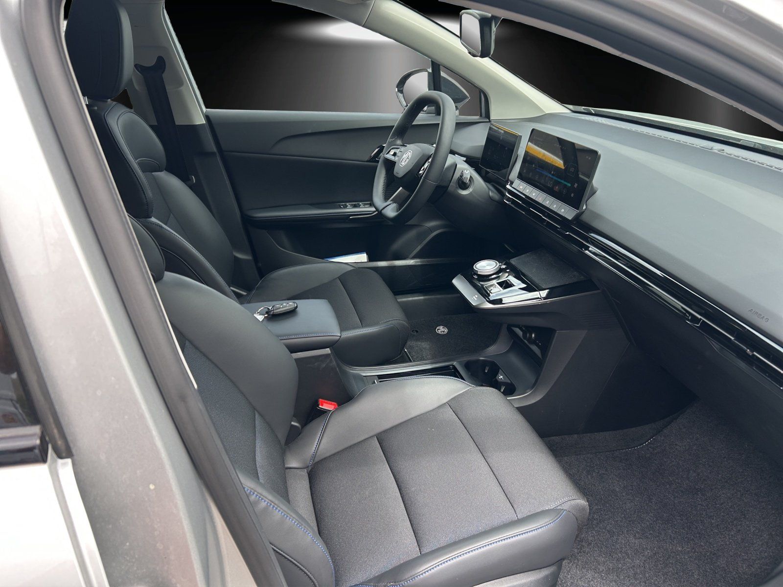 Fahrzeugabbildung MG MG4 AT LUXURY