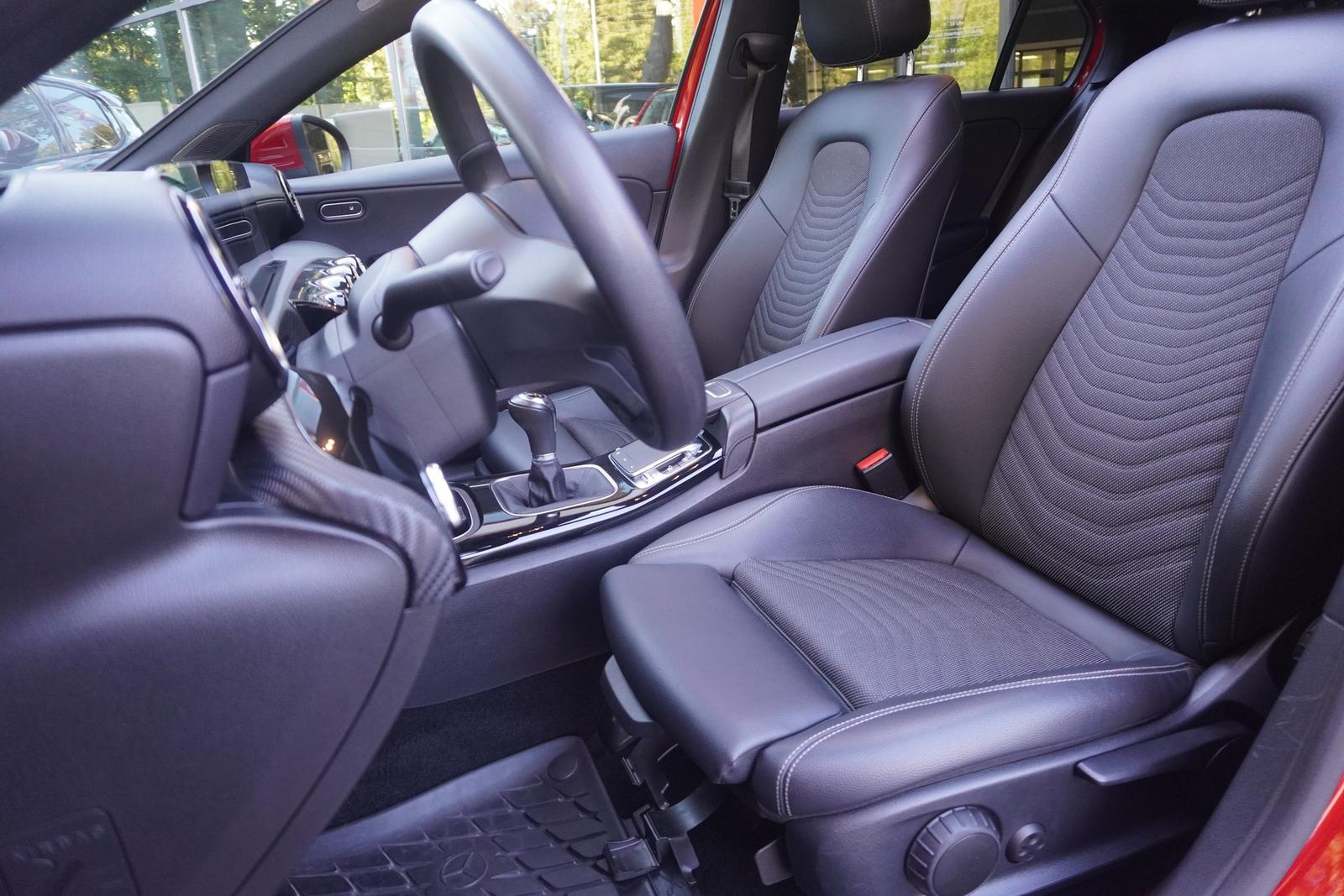 Mercedes-Benz A200 Progressive Navi Panorama Android Apple PDC