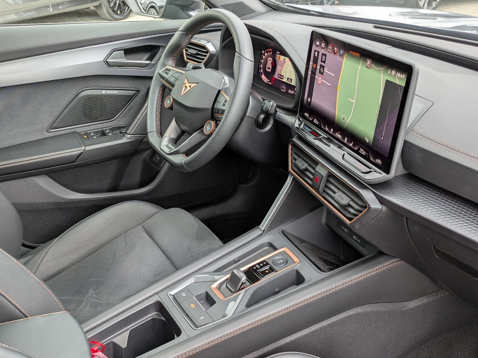 Fahrzeugabbildung CUPRA Formentor 1.5 eTSI PANO*MATRIX*SENNH.*DINAM*360°