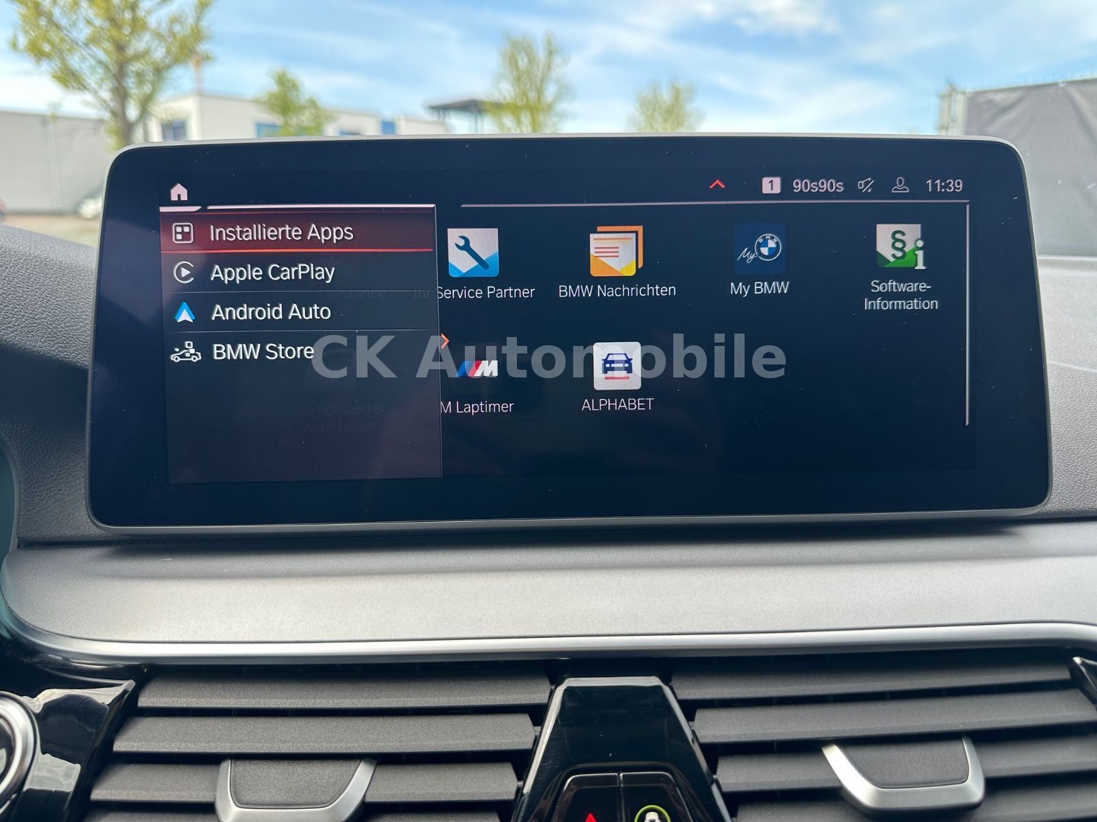 Fahrzeugabbildung BMW 520d Touring/Navi/Leder/Head-Up/Kamera/LED/ACC