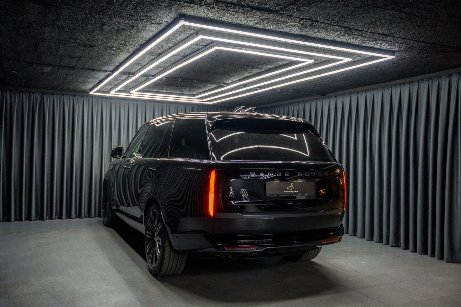 Fahrzeugabbildung Land Rover Range Rover P530 Autob. LWB Fond-TV 23''