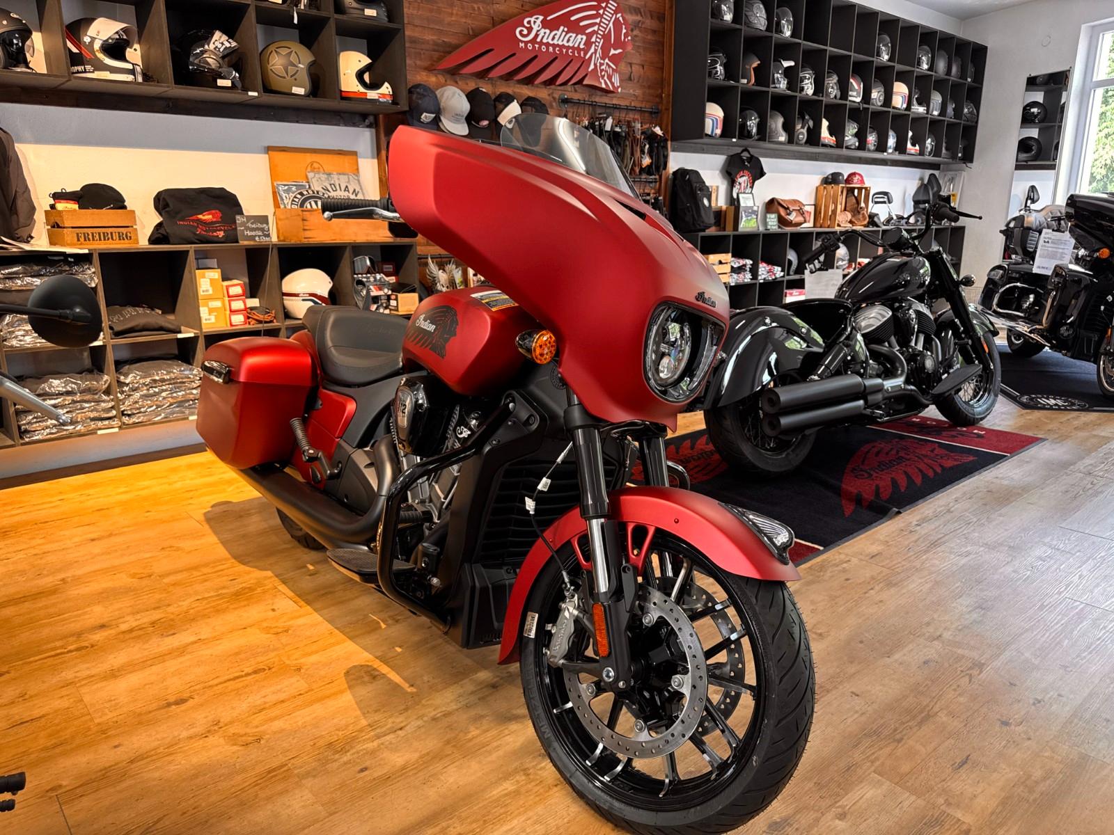 Indian Chieftain Powerplus 112 Dark Horse/€500Gutschein