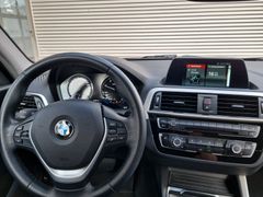 Fahrzeugabbildung BMW 118 d Advantage LED NAVI SHZ PDC