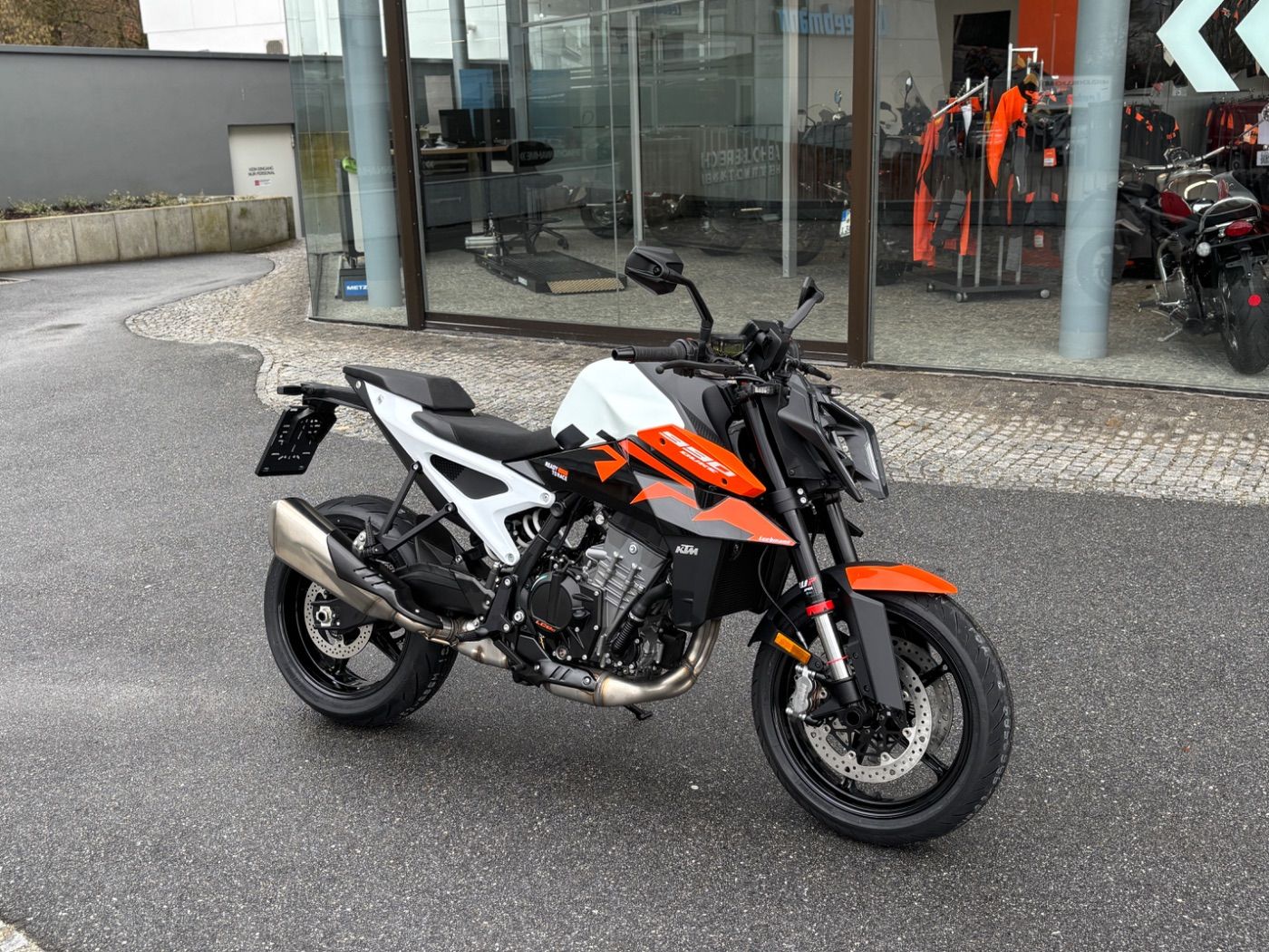 Fahrzeugabbildung KTM 990 Duke Modell 2026