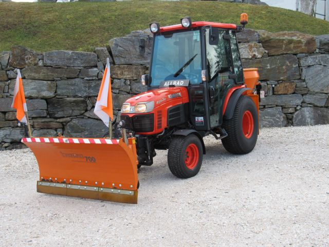 Kubota B3030HD Winterdienstausrüstung