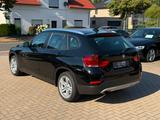 BMW X1 18i, Aut., Navi, Scheckheft, SEHR GEPFLEGT - BMW X1 bis 15.000 Euro