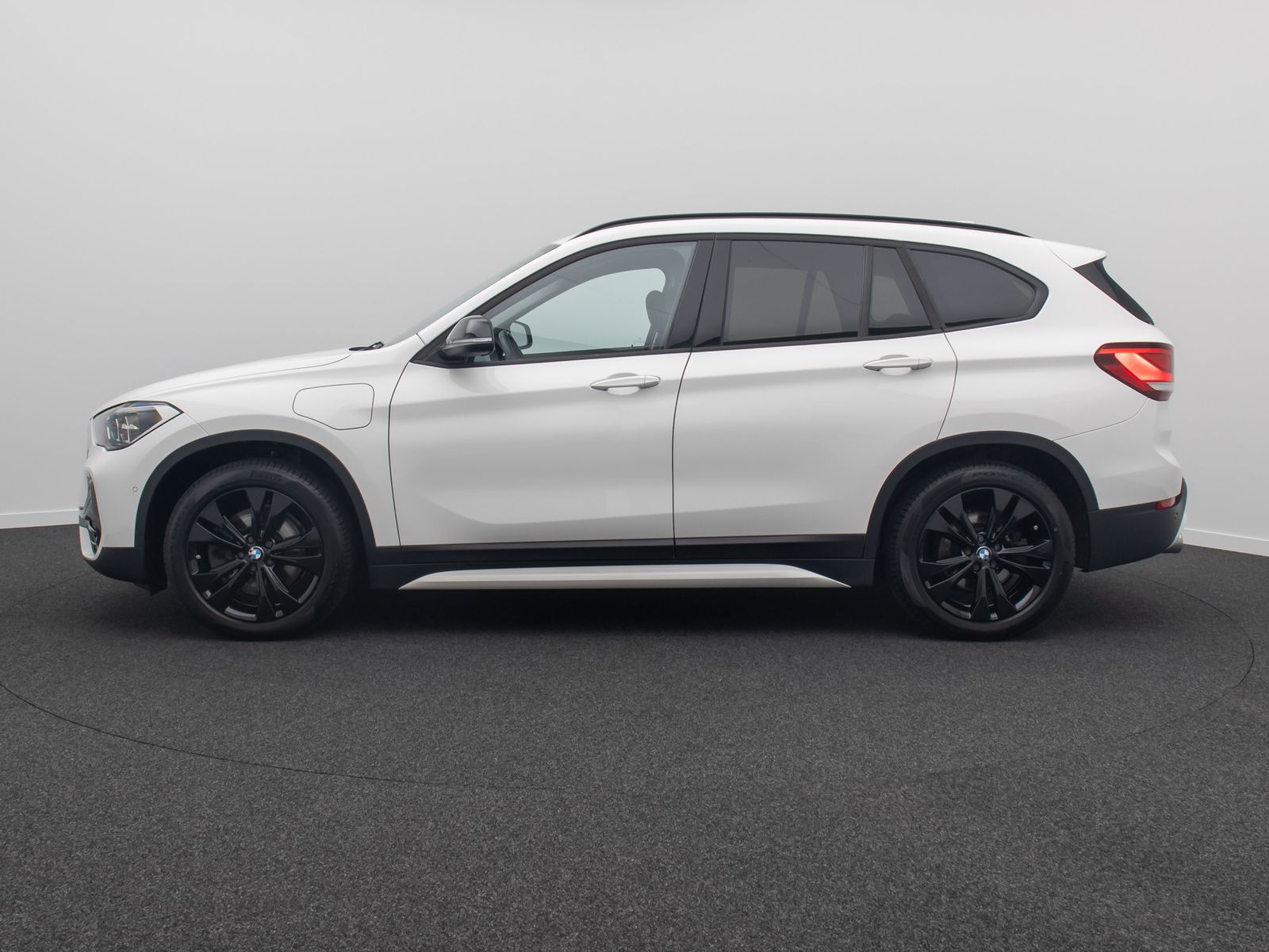 Fahrzeugabbildung BMW X1 xD25e Sport Line Kamera Alarm NaviPlus 18Zoll