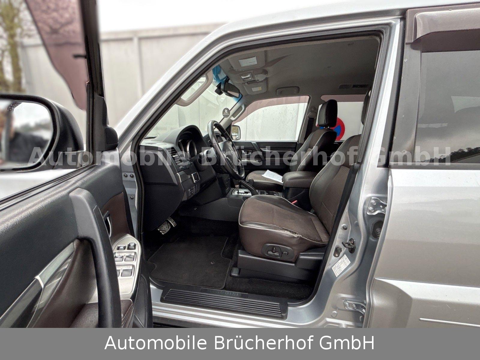 MITSUBISHI PAJERO