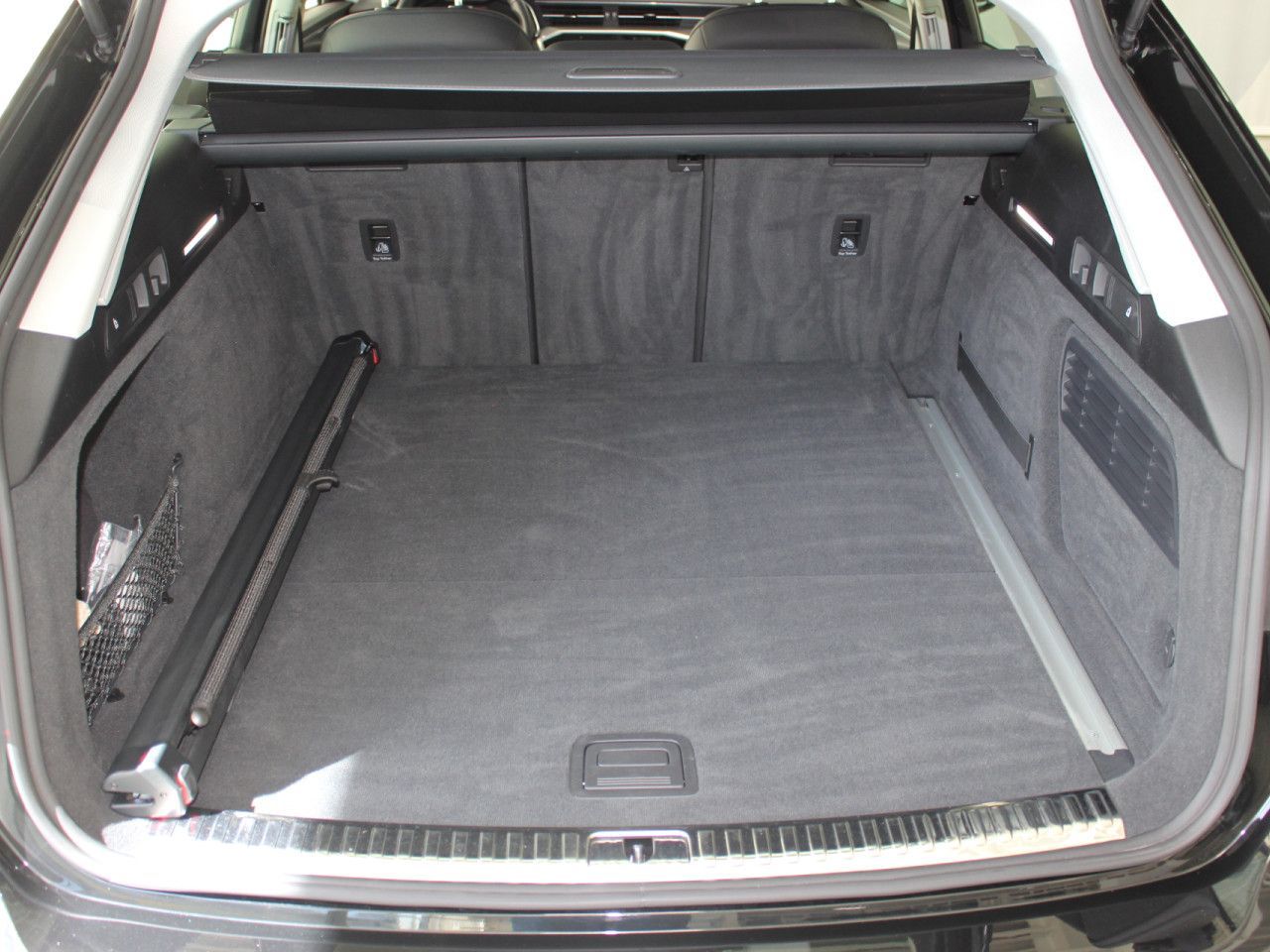 Fahrzeugabbildung Audi A6 Avant 45 TFSI design ACC/Leder/RFK/LED