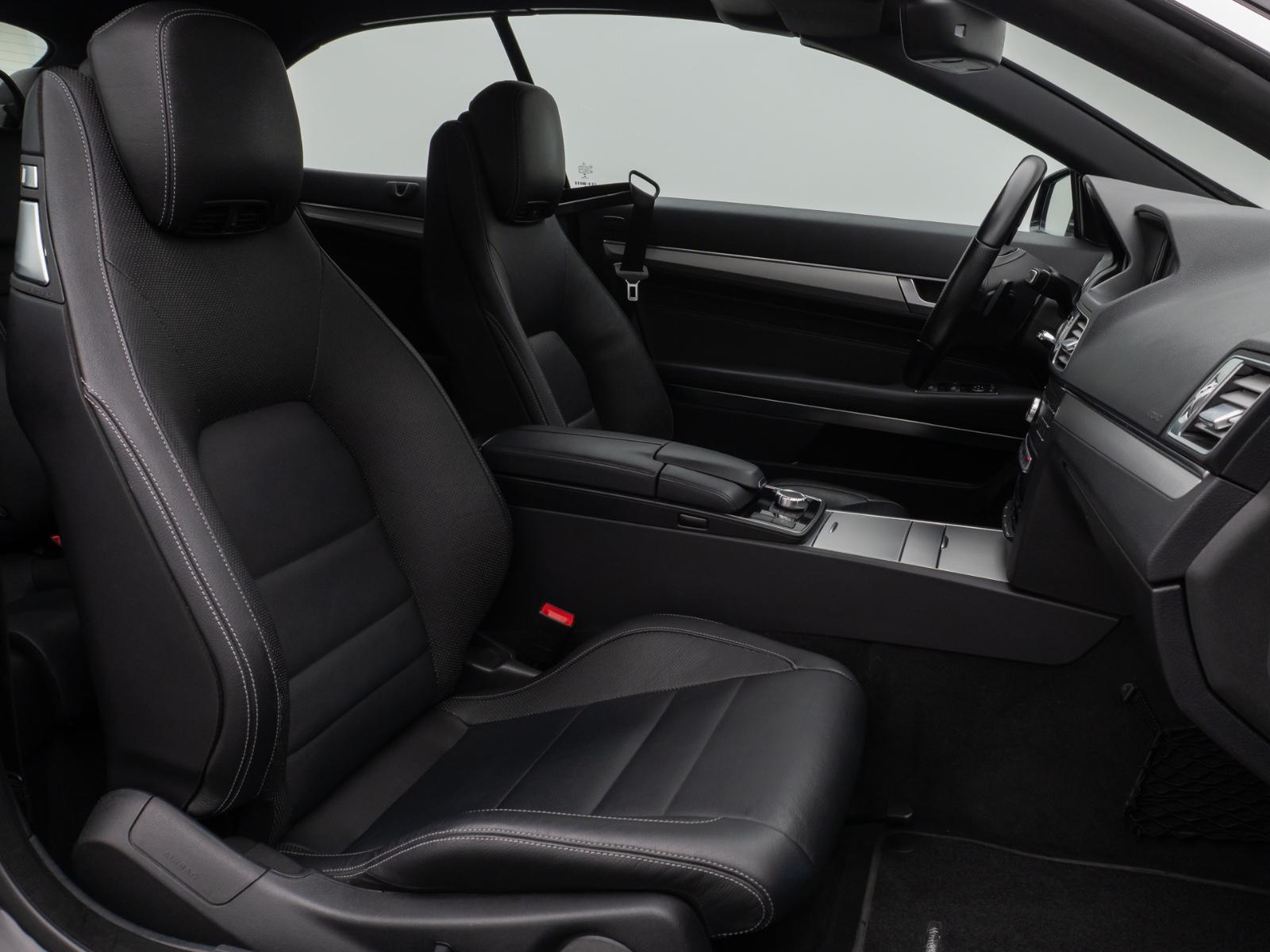Mercedes-Benz E 200 Cabrio LED Sitzhzg Navi PDC Tempomat Leder