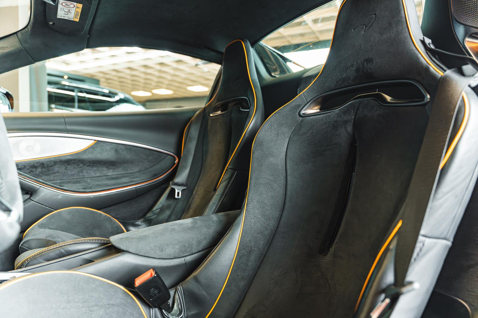 McLaren Artura SPIDER + ALCANTARA + BOWERS & WILKINS
