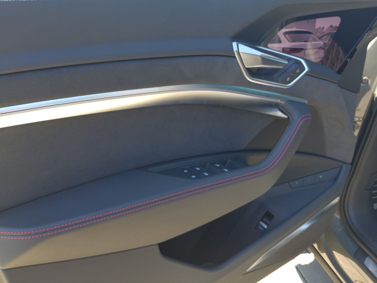 Audi SQ8 e-tron - Bild 16