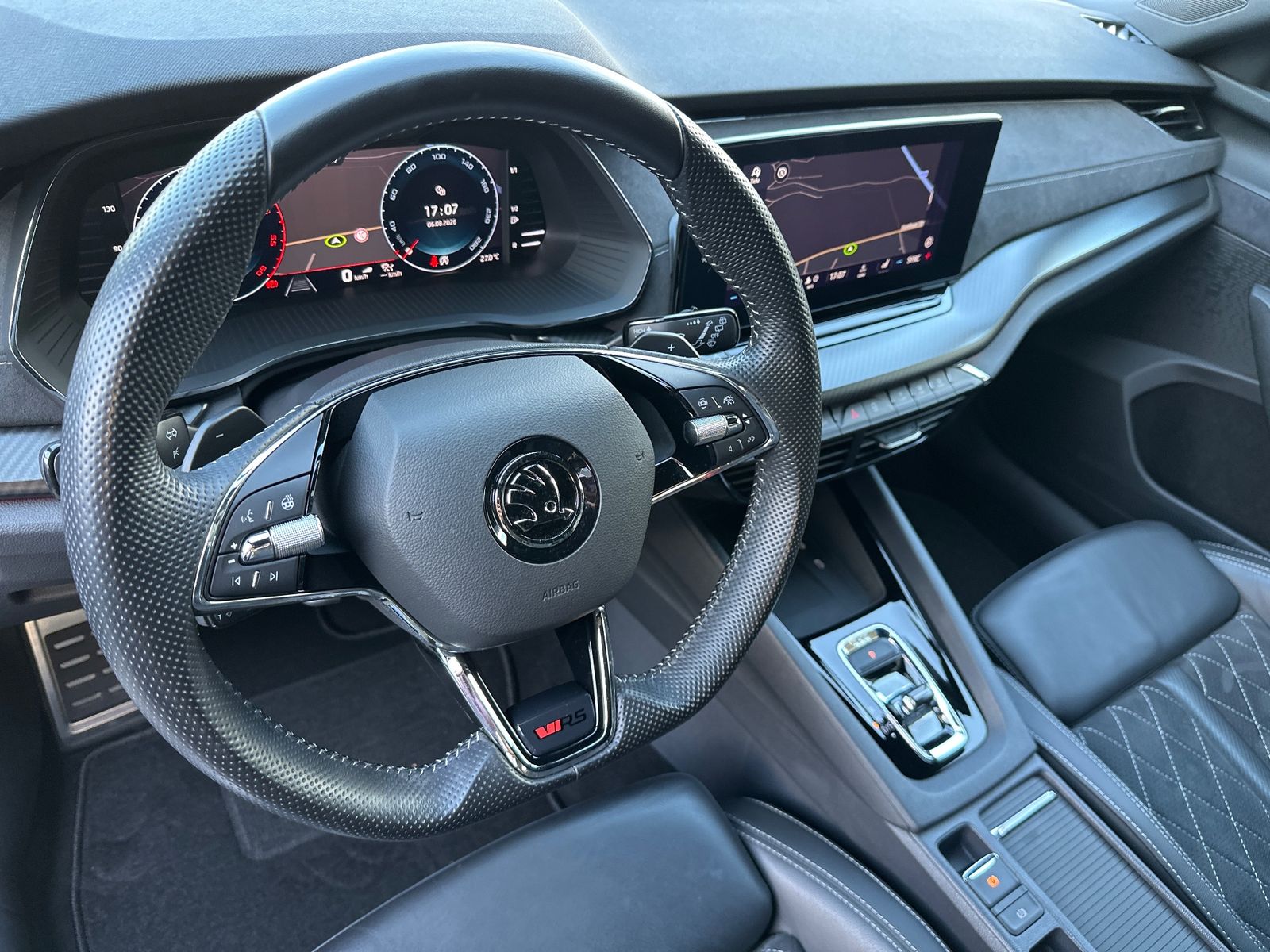 Fahrzeugabbildung SKODA Octavia Combi RS 4x4 Challenge NAV+MATRIX+AHK