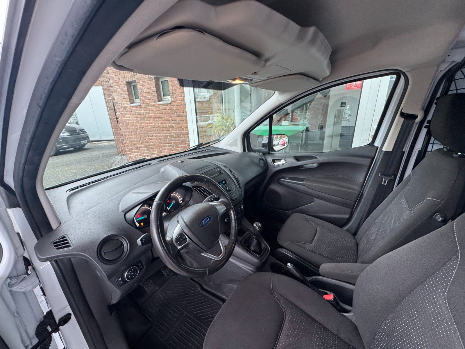 Fahrzeugabbildung Ford Transit Courier Klima/Bluetooth/1.Hand