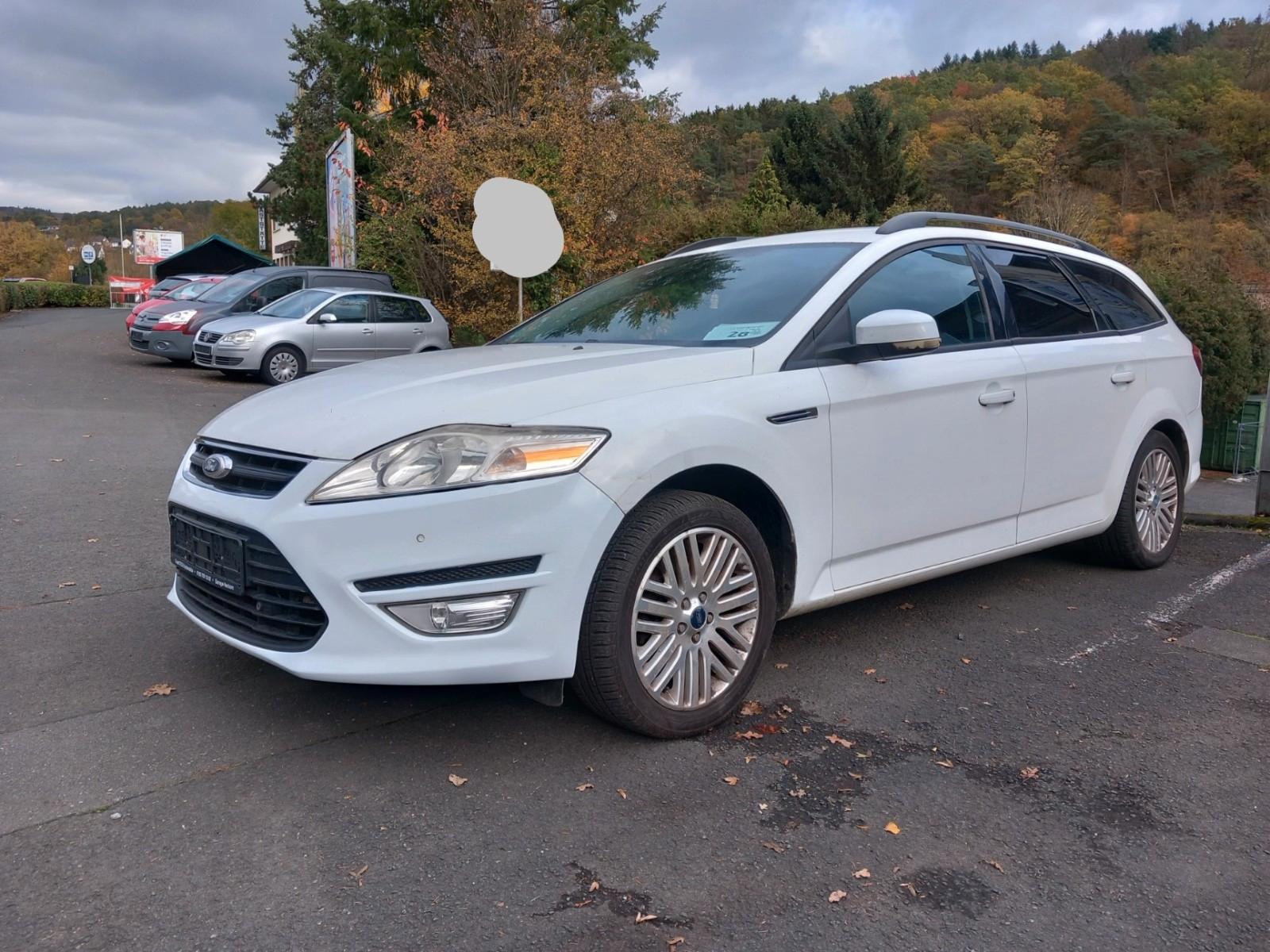 Ford Mondeo 2011 — rear view