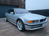 BMW 100% orig. Sammlerzustand. 2 Hand. Youngtimer - gebrauchte BMW 740 aus dem Jahr 1999
