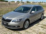 Skoda Superb Combi Exclusive /MEMORY/SHZ/PDC/2.HD - Skoda Superb: Combi Exclusive