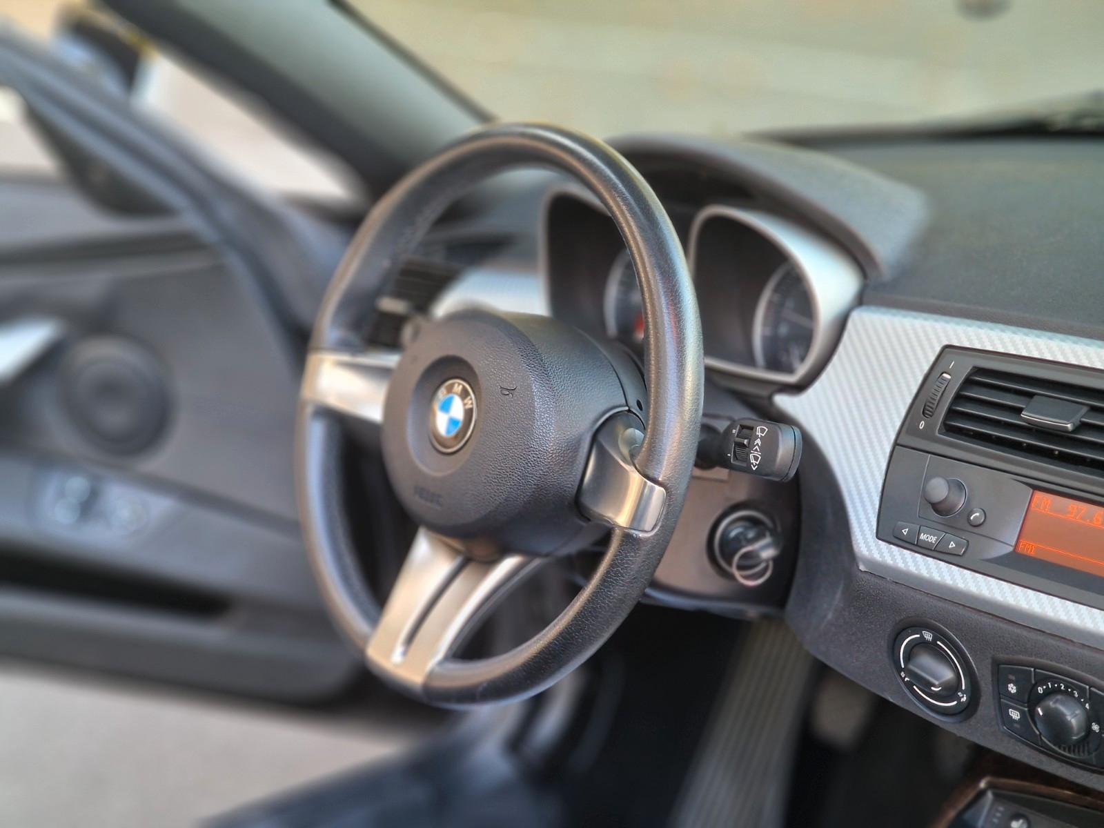 BMW Z4 E85 2.5i Roadster 177 ch — Cuir - sièges chauffants - GPS - capote électrique - 122 000 km