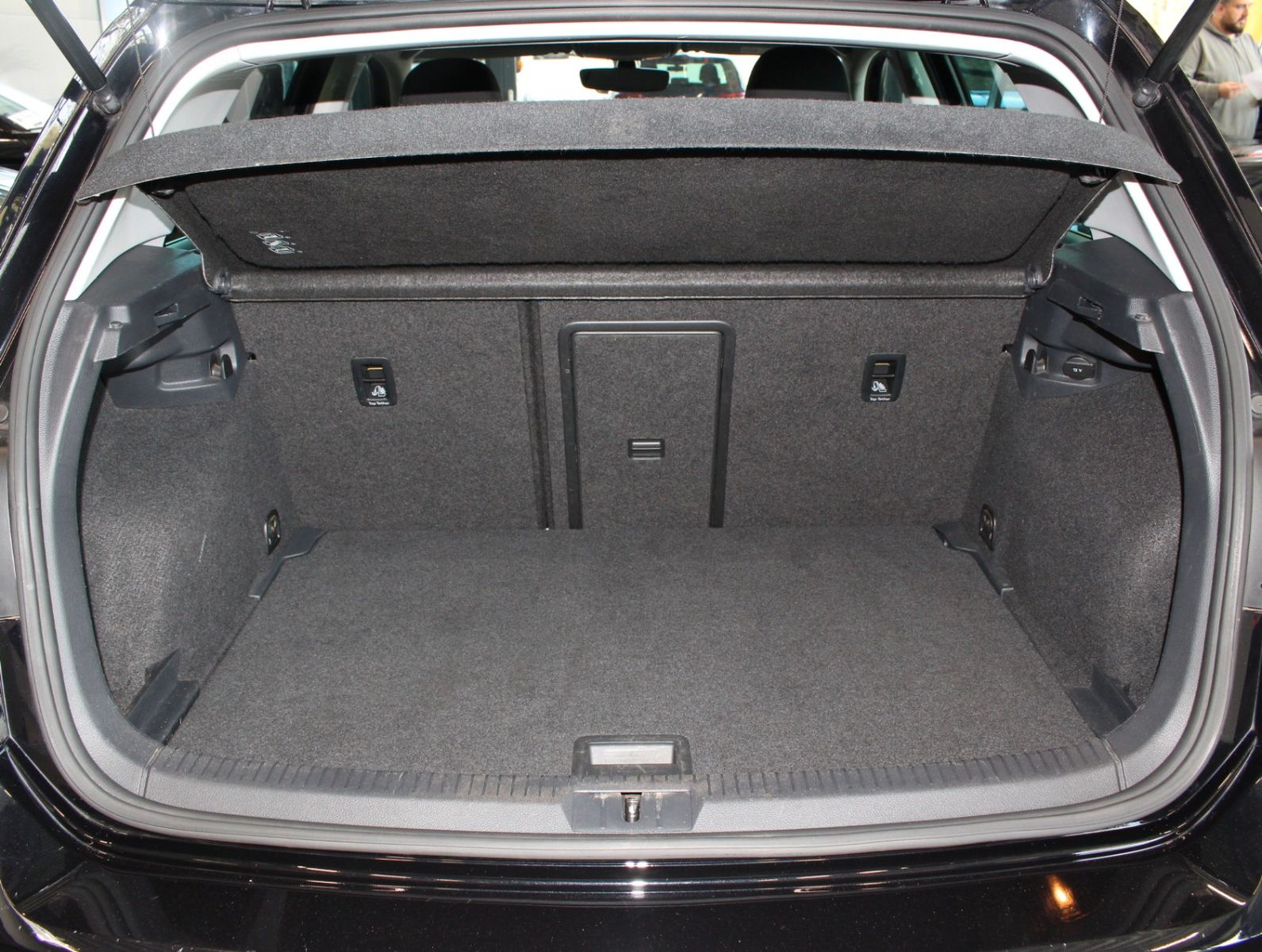 Fahrzeugabbildung Volkswagen Golf 1.0 TSI BMT DSG Comfortline