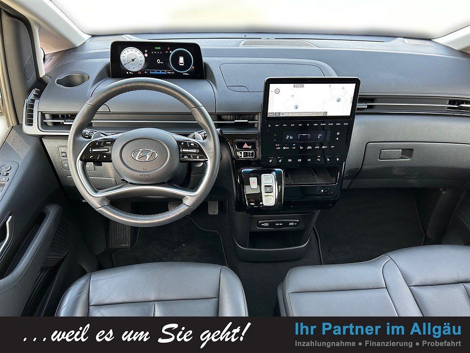 Fahrzeugabbildung Hyundai STARIA 9SITZER 2.2 CRDi 8AT 4WD PRIME PANO 1HD++