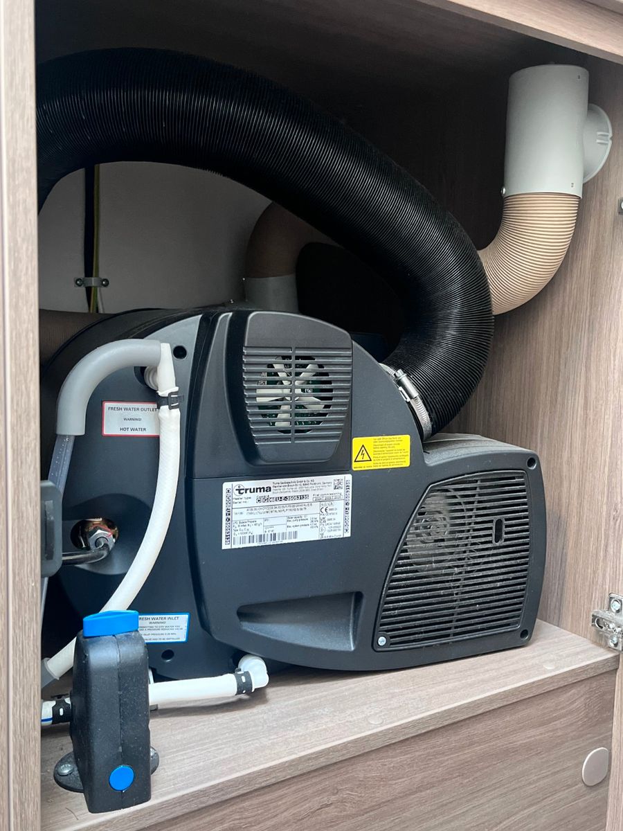 Fahrzeugabbildung Carado A-464 pro 2025 -Markise, Fahrradträger-