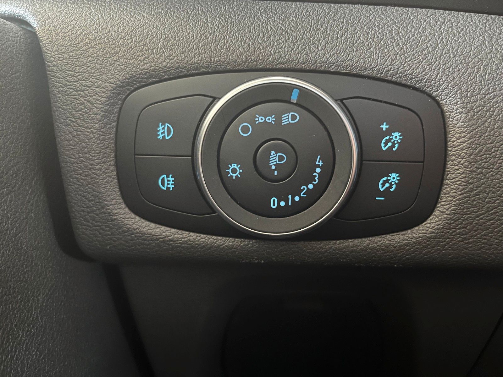Fahrzeugabbildung Ford Transit Custom L2 TREND 9-Sitzer Klima CAM STDHZ