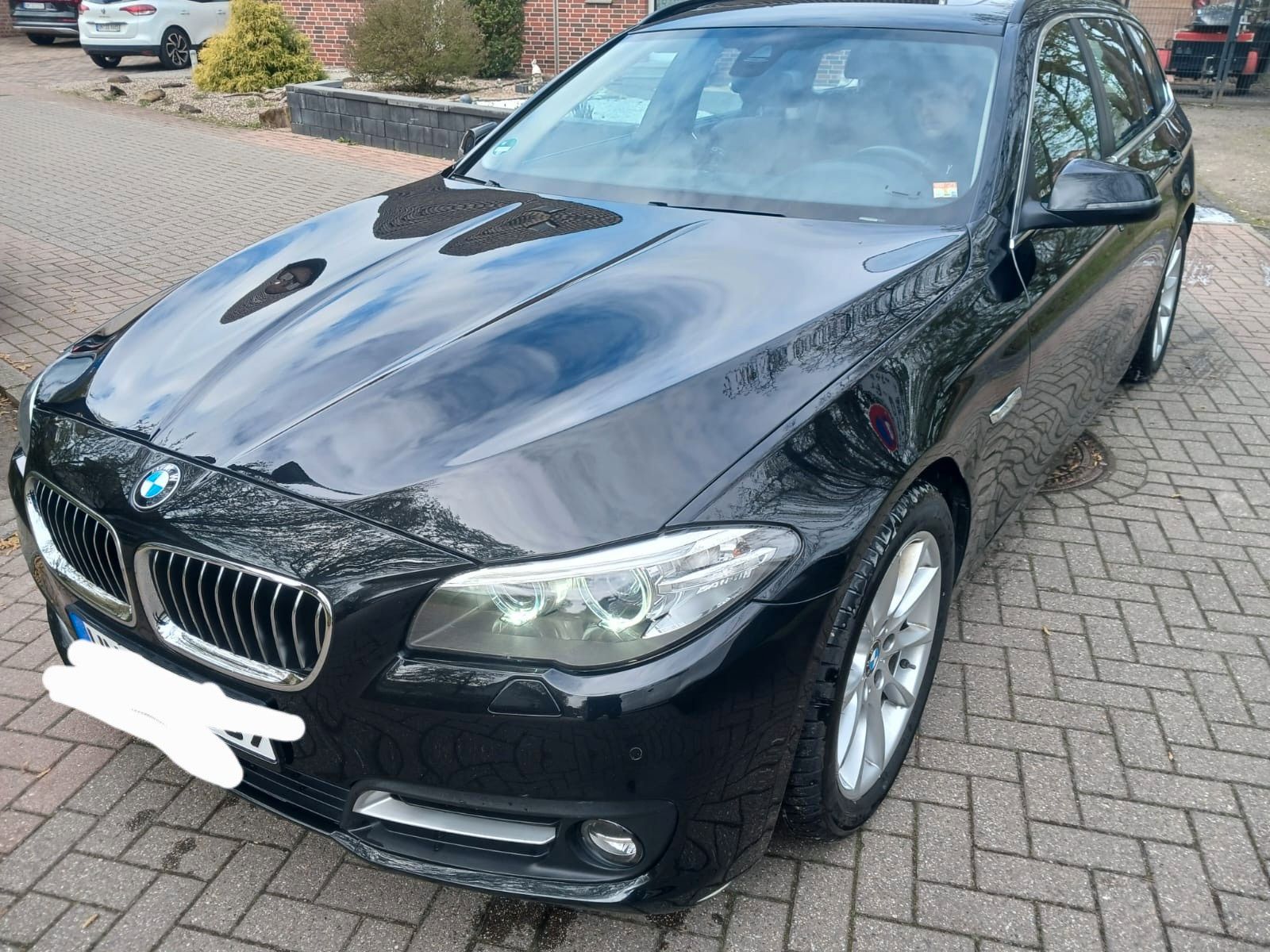 BMW 520d xDrive Touring A Luxury Line Luxury Line