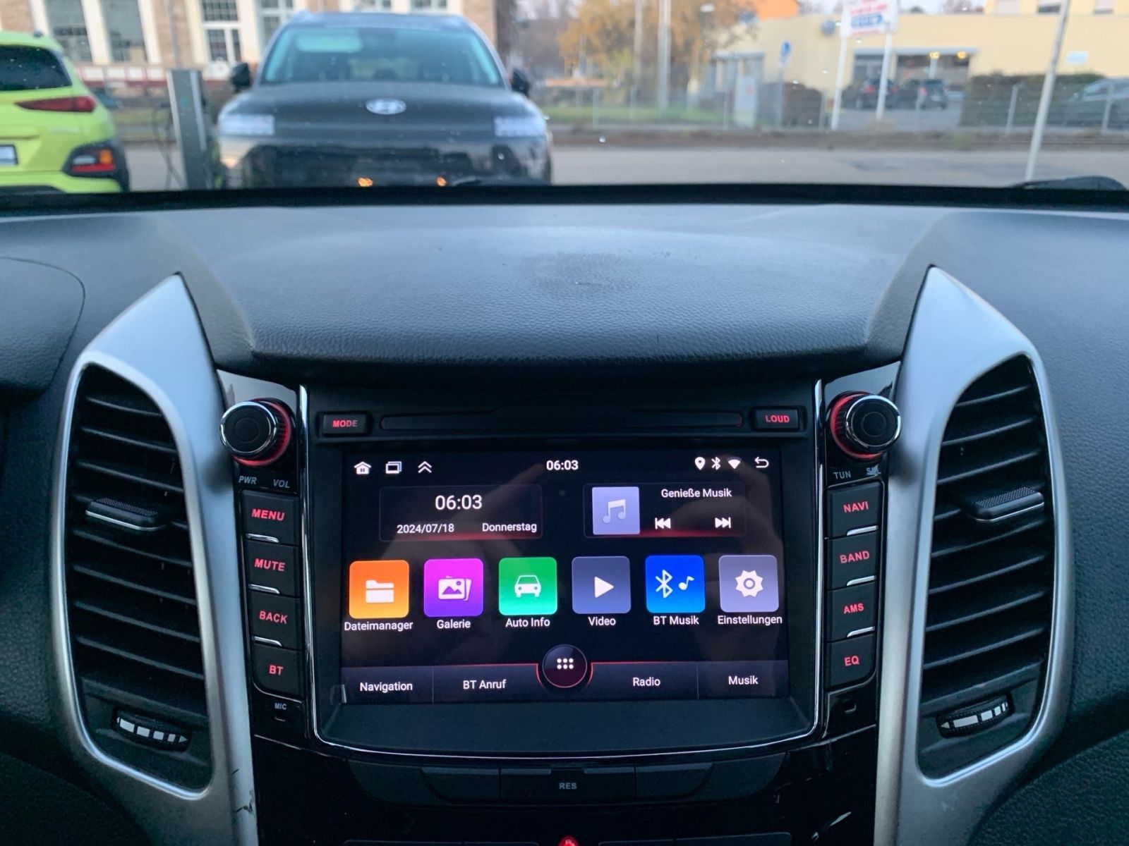 Fahrzeugabbildung Hyundai i30 cw Trend Sitzheizung Einparkhilfe