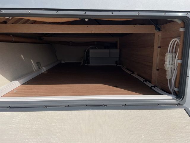 HYMER ERIBA HYMERCAR Feeling 425 SCHLAFDACH AUTARK