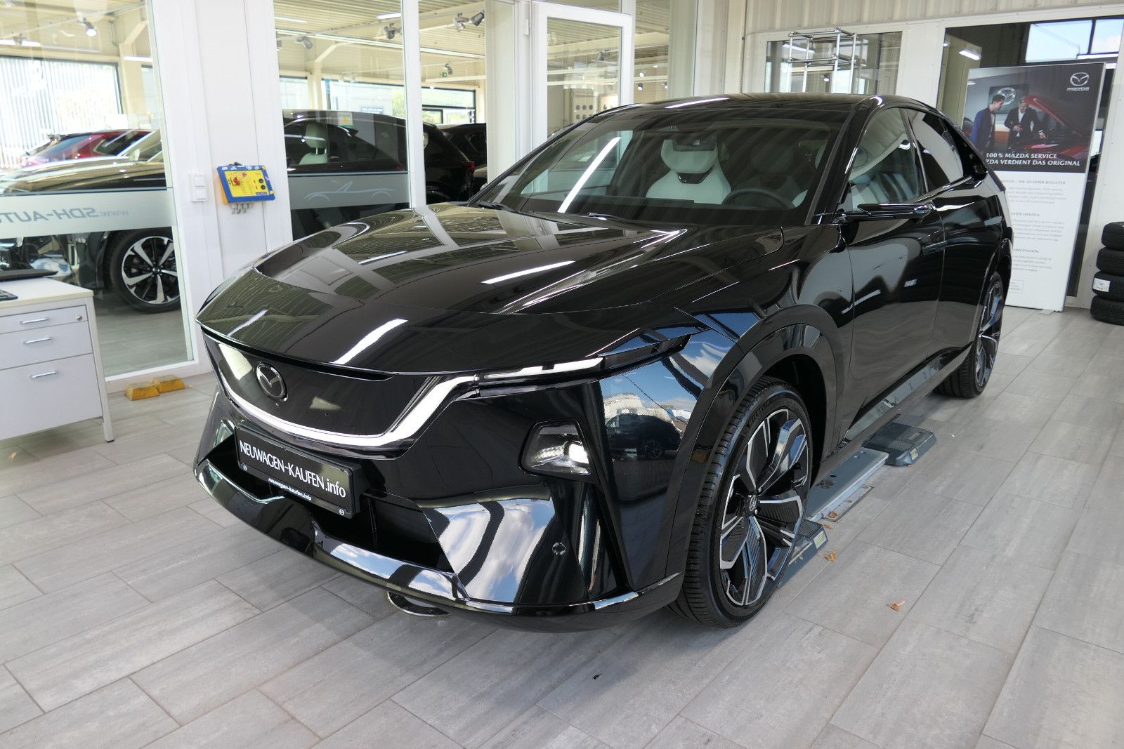 Mazda CX 6e Takumi-Plus sofort Ation bis 30.09. imagem 2