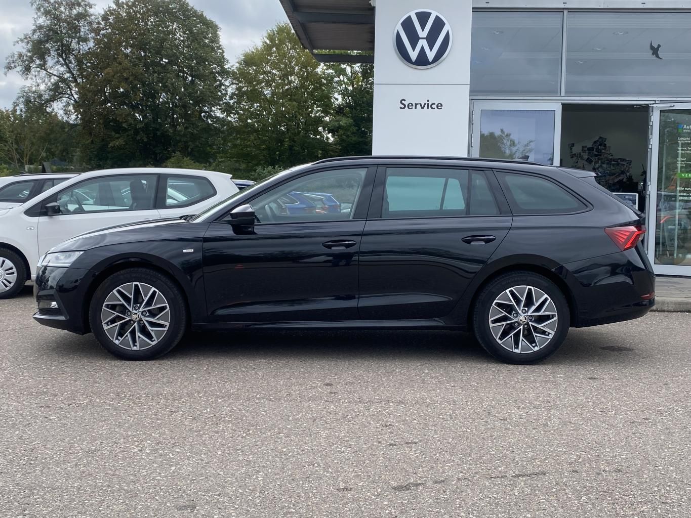 Skoda Octavia Combi 2.0 TDI DSG Ambition AHK+SMART-LIN imagem 2